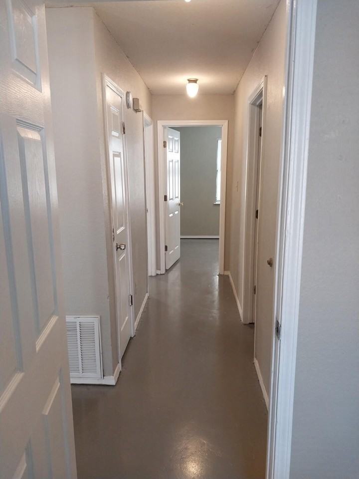 1610 Auburn Place - Photo 7 of 11