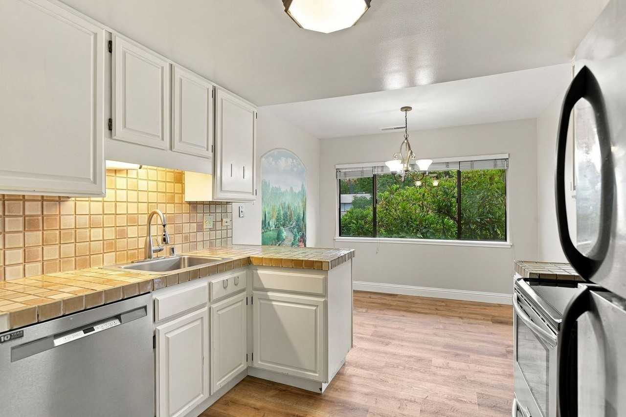2337 Sharon Rd - Photo 3 of 18
