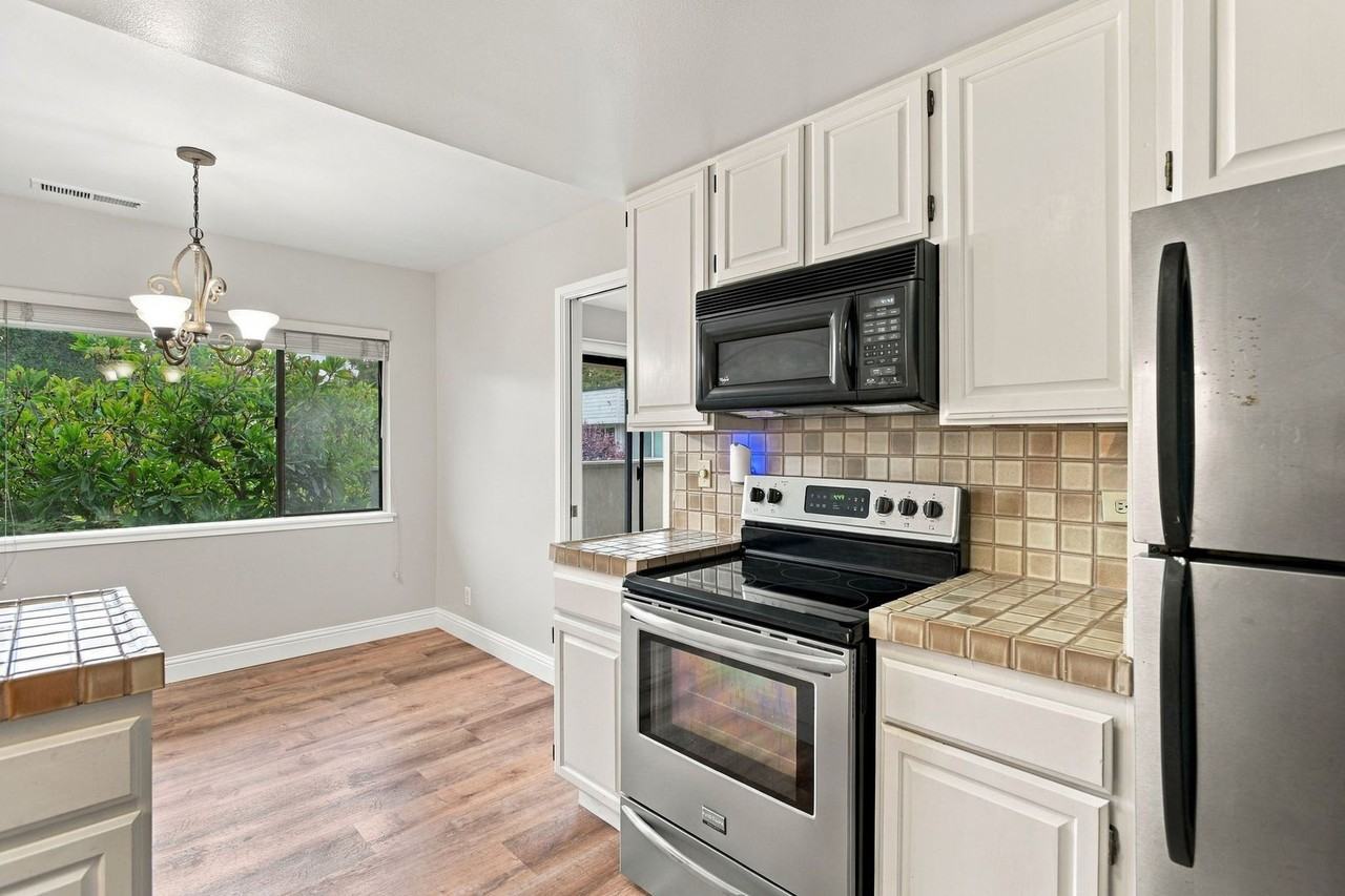 2337 Sharon Rd - Photo 4 of 18