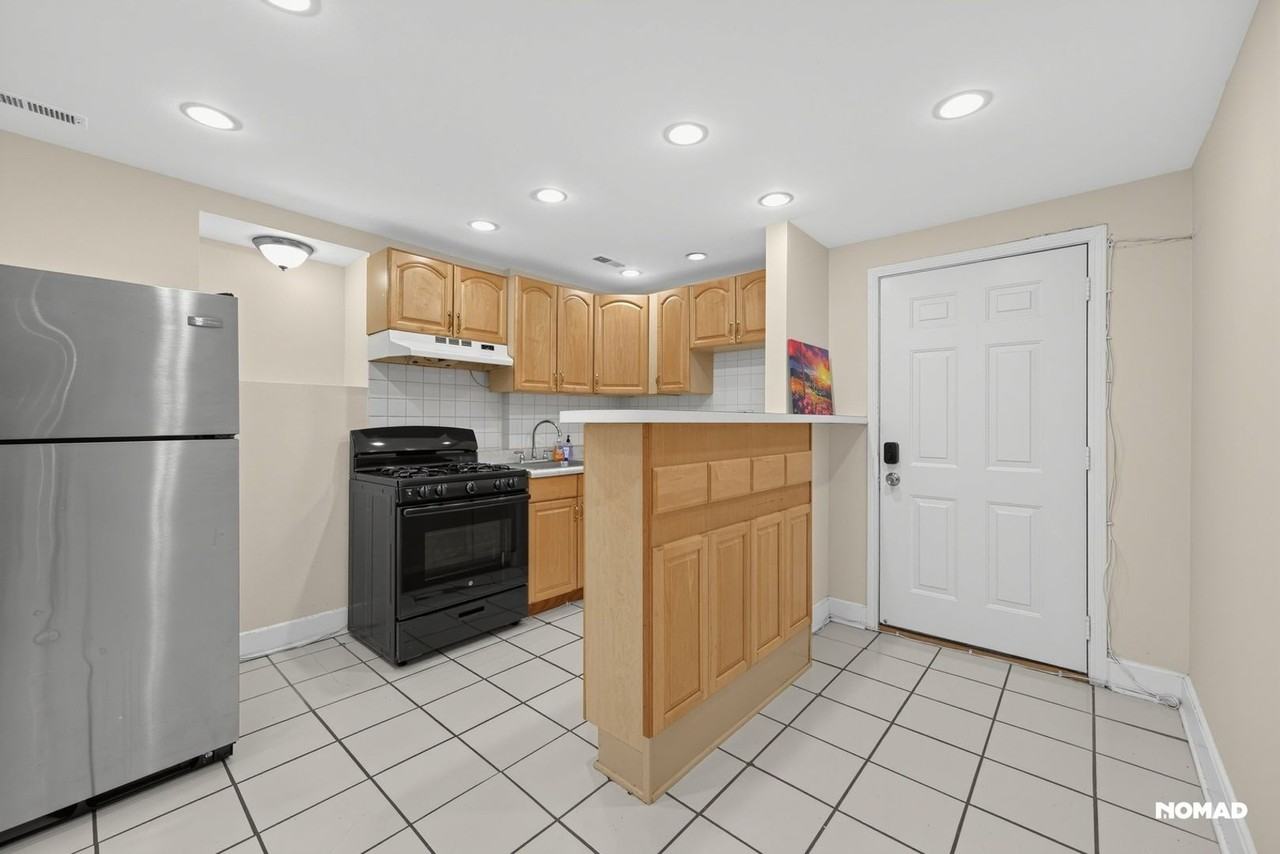 63 E 56th St - Photo 7 of 30