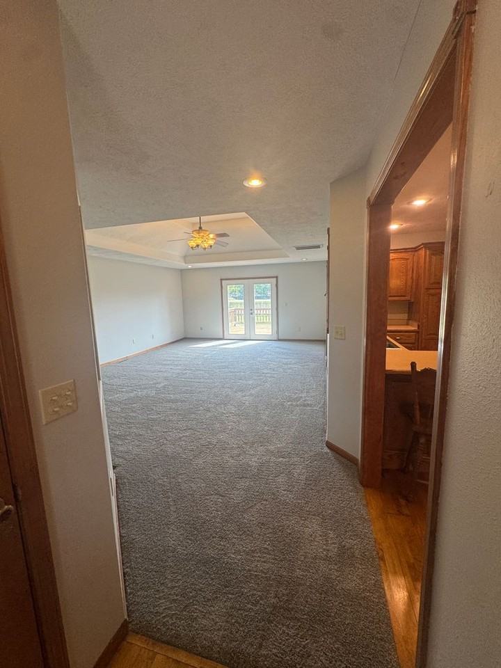 400 E Whippoorwill Dr - Photo 2 of 22