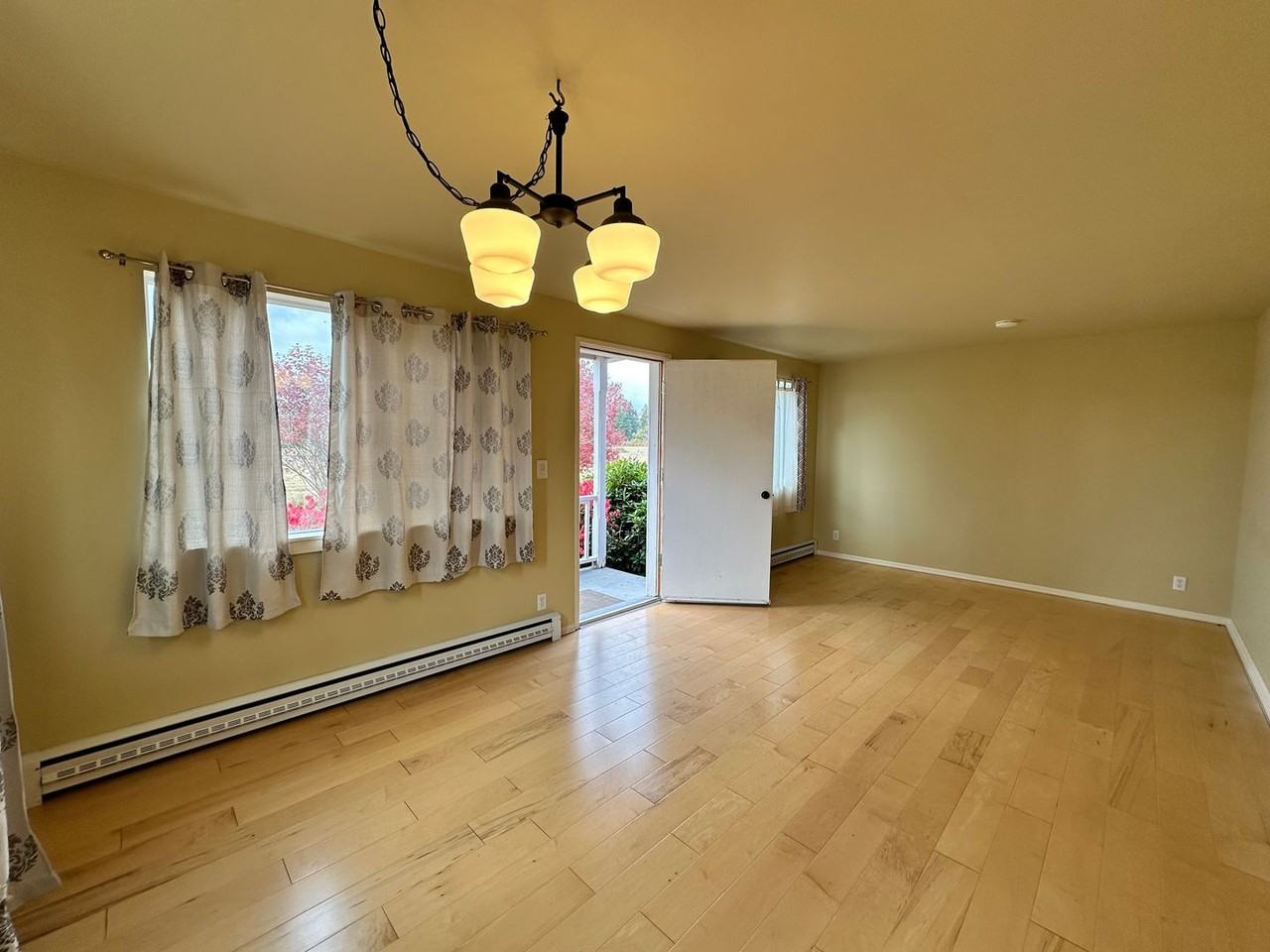 32905 68th Ave Nw - Photo 4 of 28