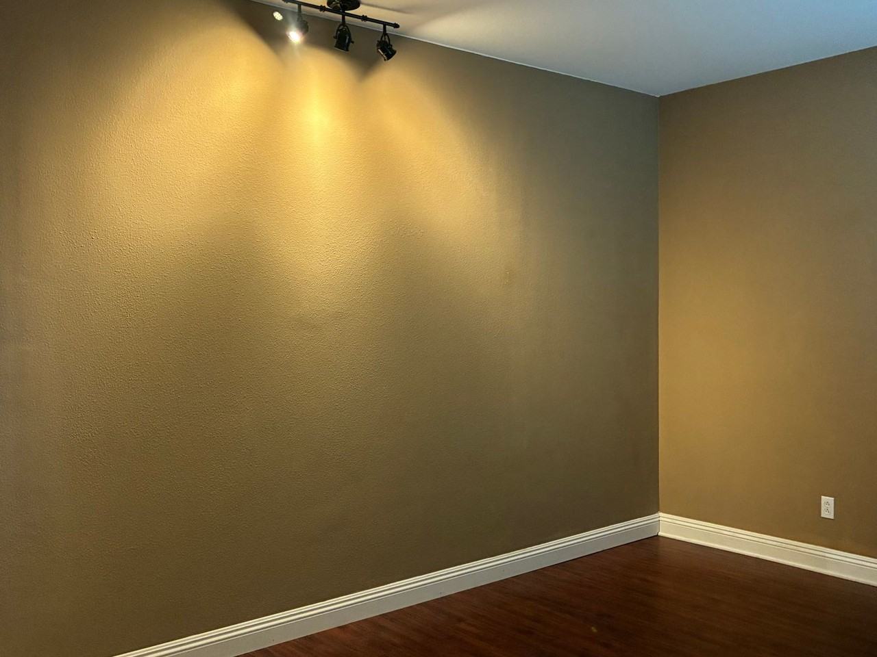 15939 Ludlow Ln - Photo 4 of 50