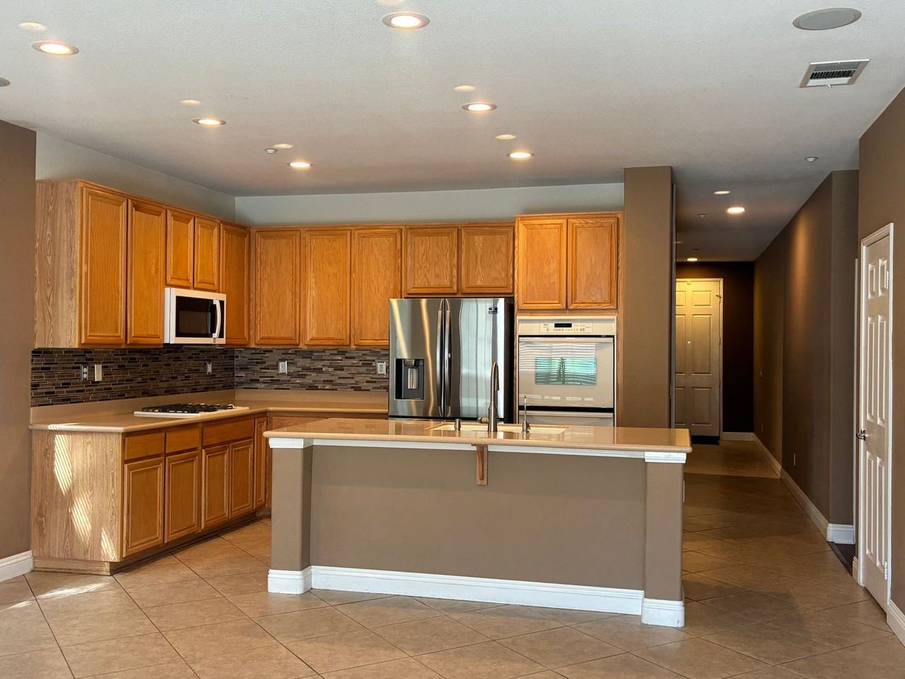 15939 Ludlow Ln - Photo 6 of 50