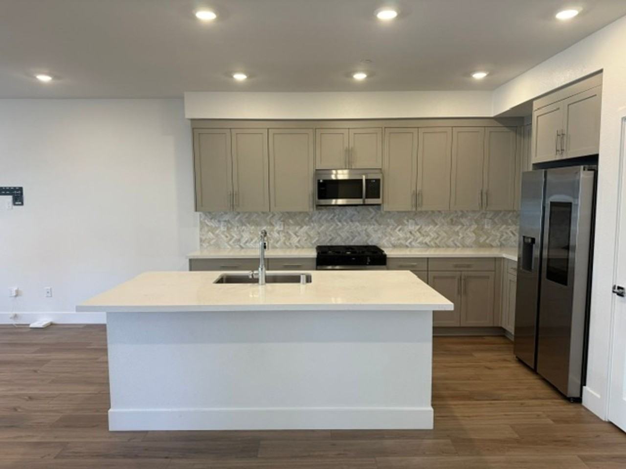 5460 Central Pkwy - Photo 3 of 21