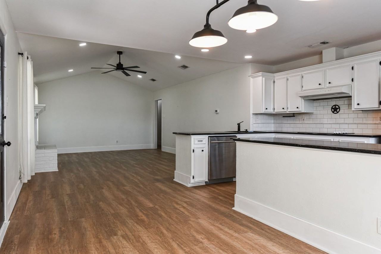 905 Davie Lee Dr - Photo 5 of 15