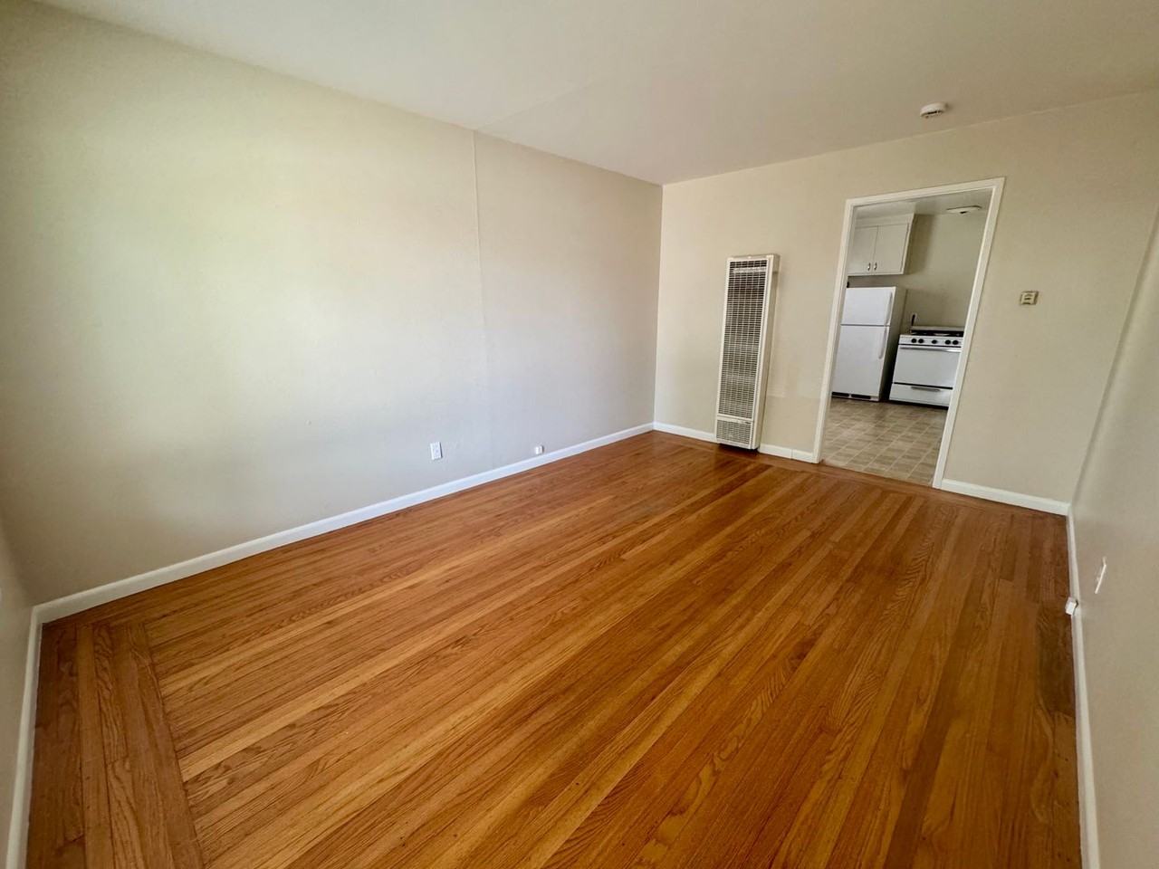 1469 5th St - Photo 2 of 11