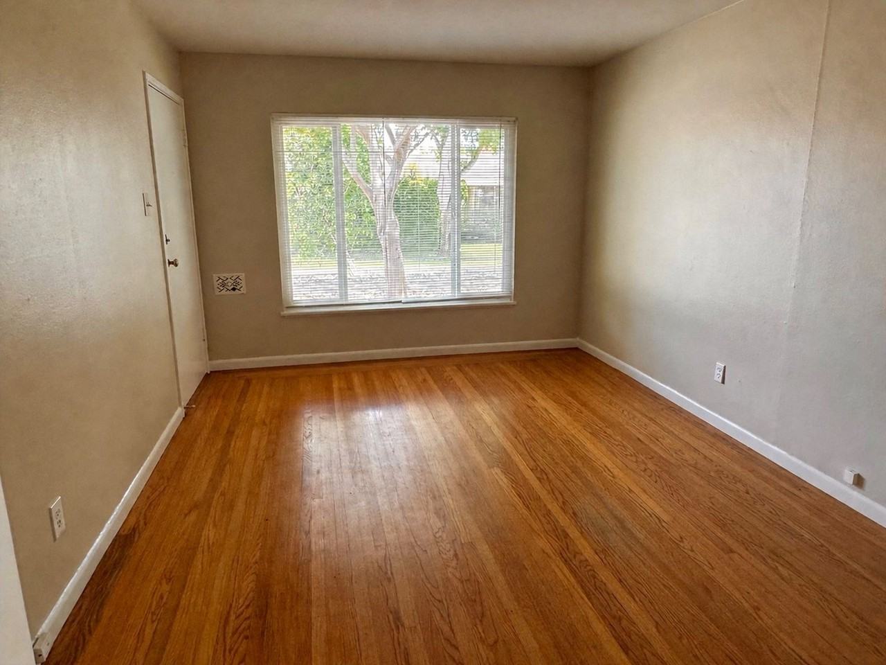 1469 5th St - Photo 4 of 11