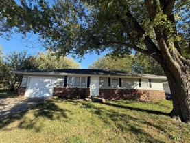 210 S Kyle Ave - Photo 1 of 1
