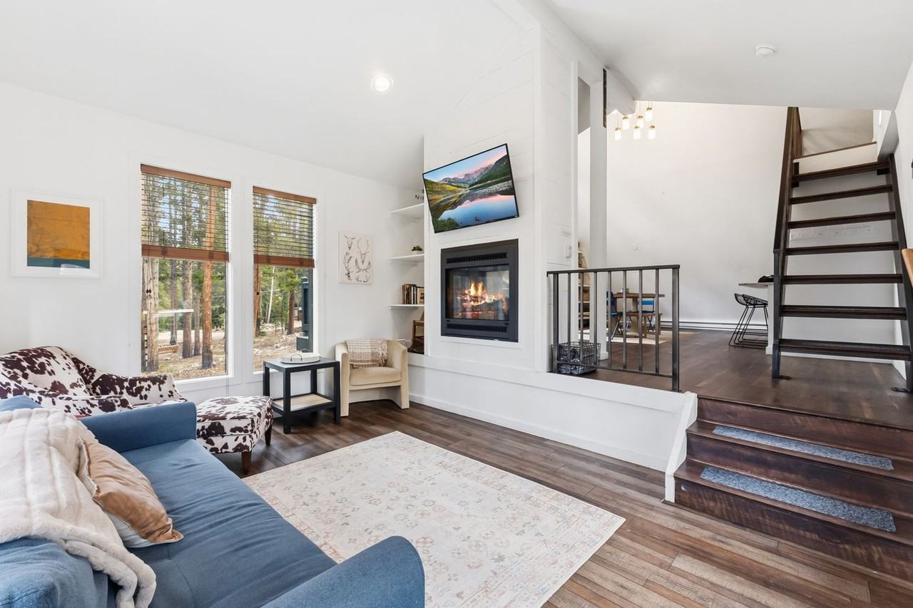293 Regal Cir - Photo 2 of 32
