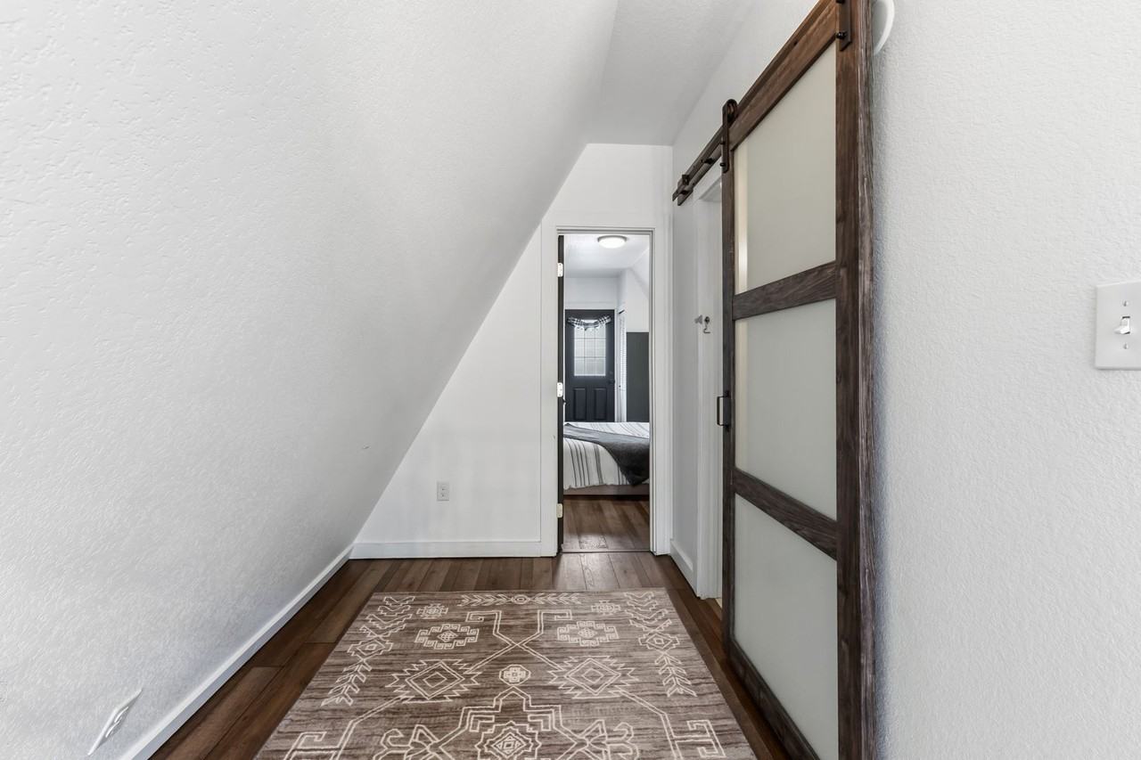 293 Regal Cir - Photo 3 of 32