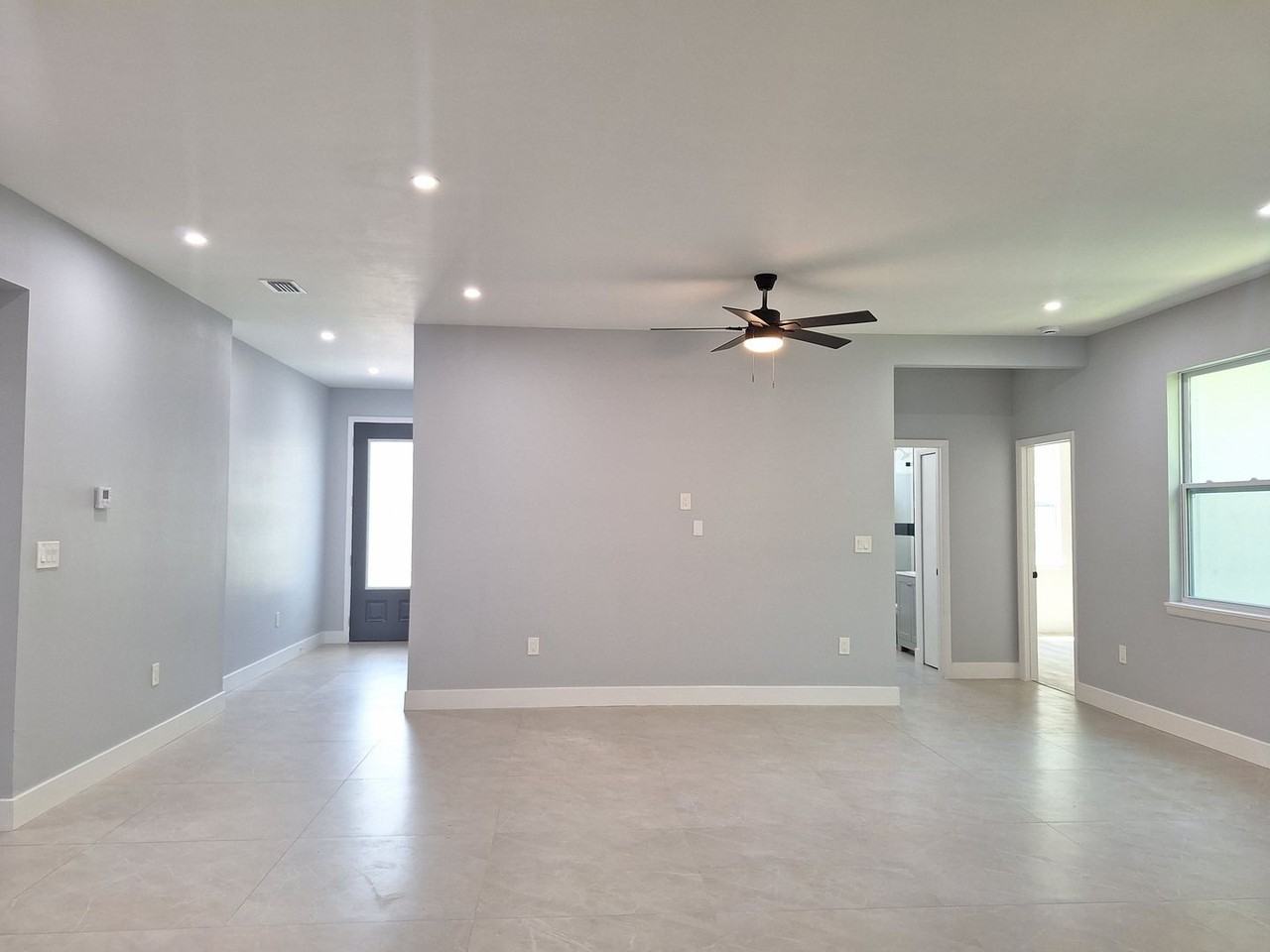 1400 Conrad Dr - Photo 3 of 20