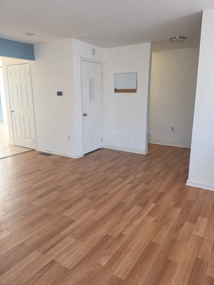 557 Kitchener St - Photo 6 of 19
