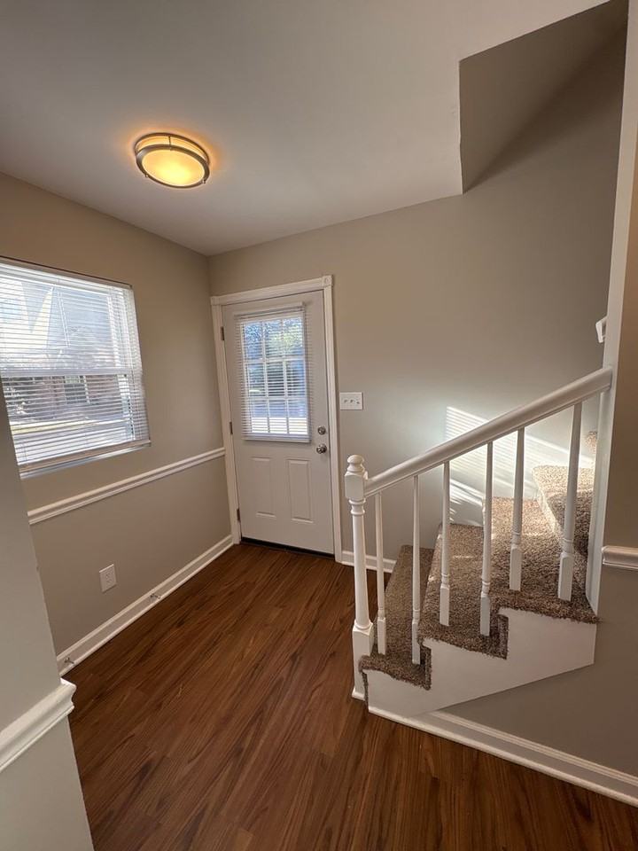 601 E Grundy St - Photo 4 of 23