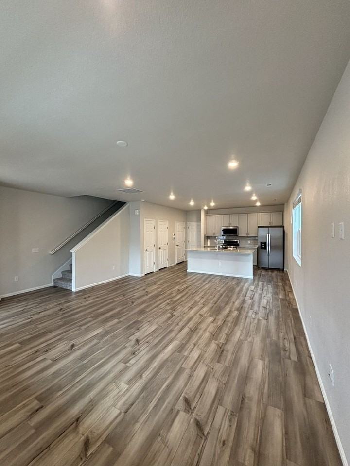 12252 Creamery St - Photo 2 of 9