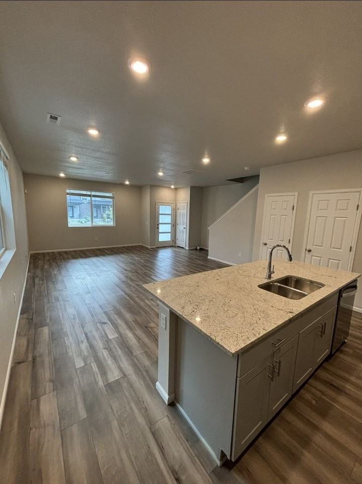 12252 Creamery St - Photo 3 of 9