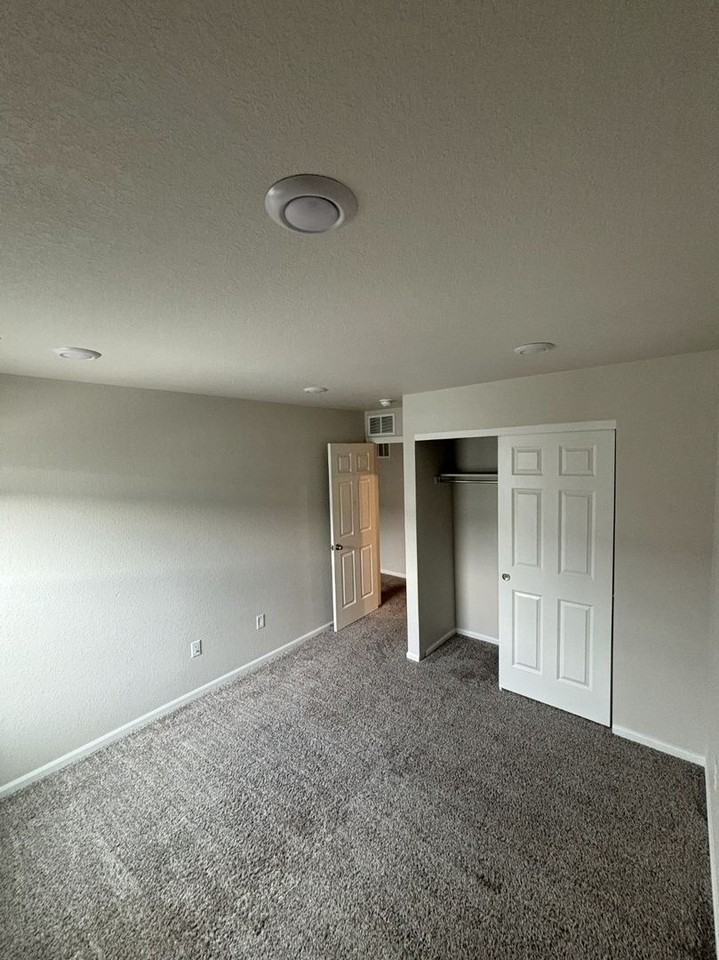 12252 Creamery St - Photo 7 of 9