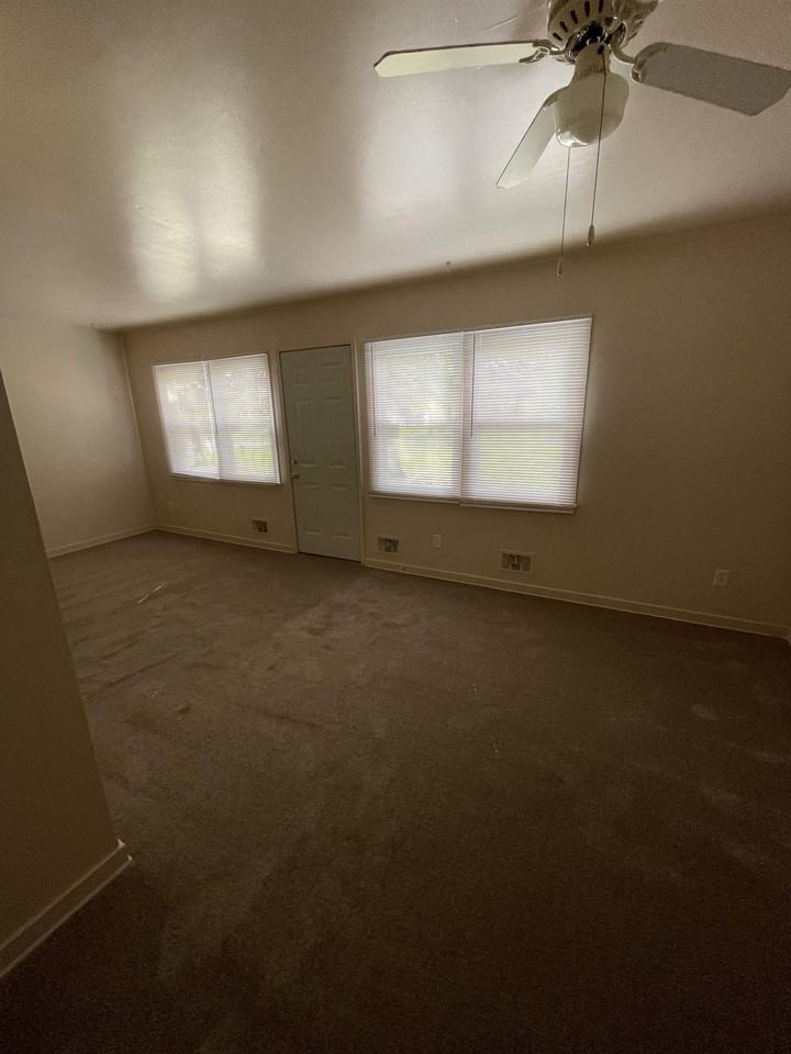 Wyndtree Townhomes - Photo 4 of 26