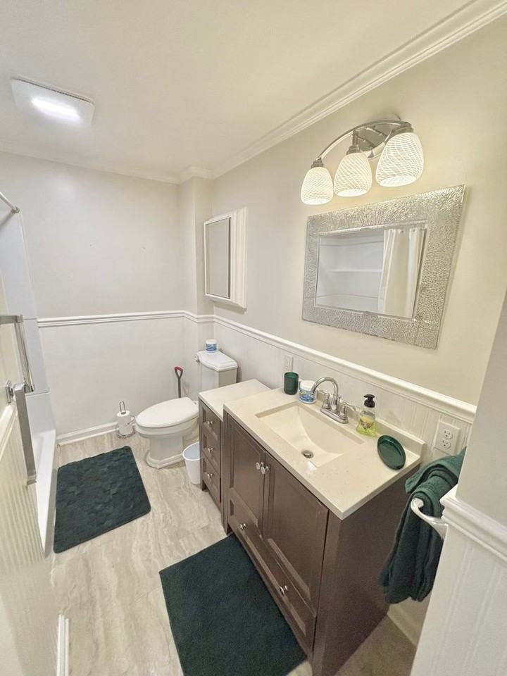 275 Strathmore Rd - Photo 2 of 19
