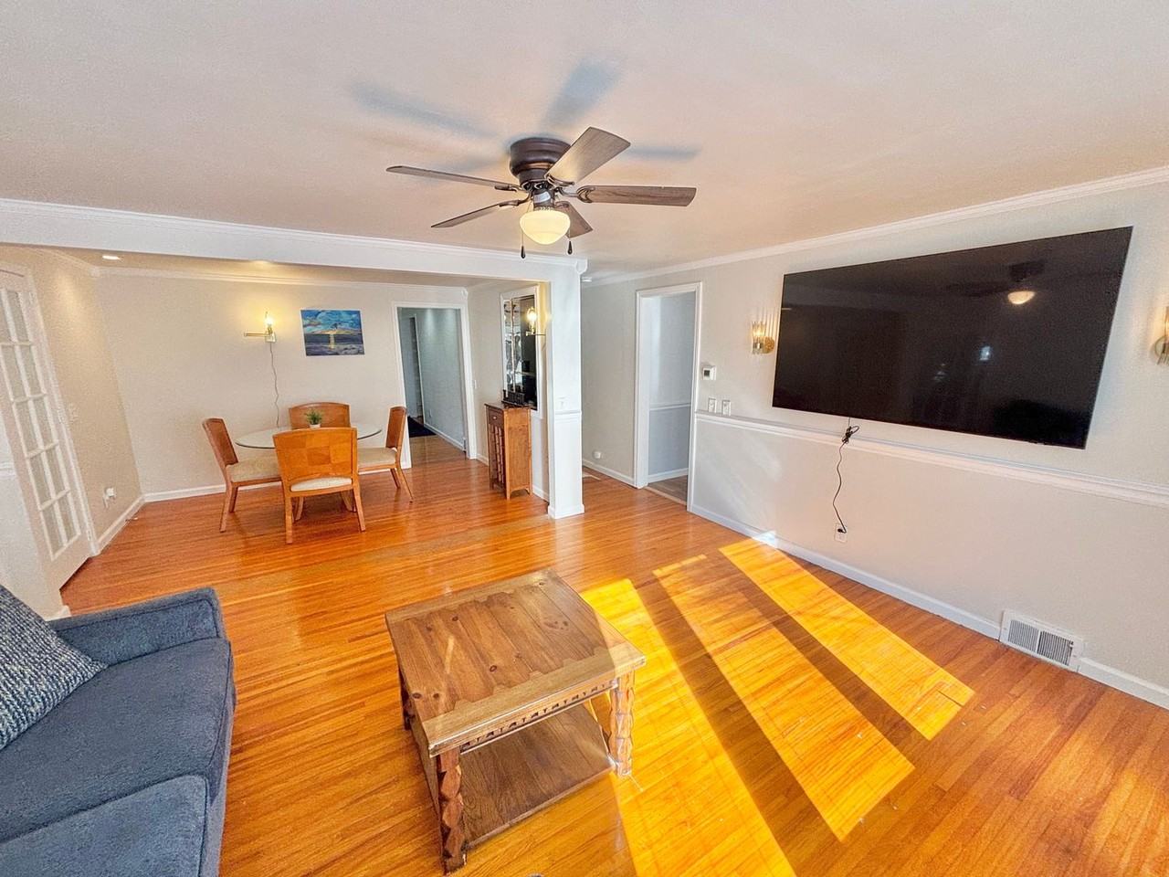 275 Strathmore Rd - Photo 4 of 19