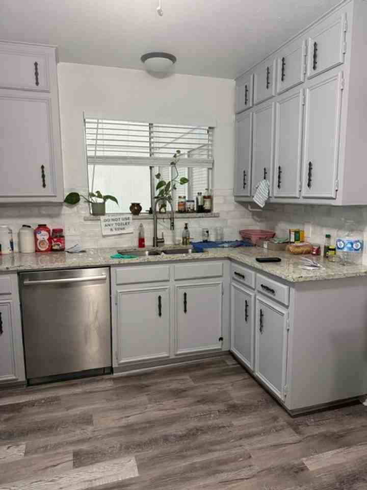 2422 Axminster Dr - Photo 4 of 22