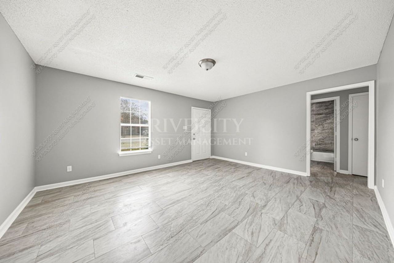 2516 Wellons Ave - Photo 3 of 13