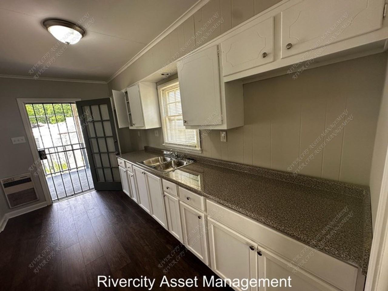 837 Freeman St - Photo 5 of 13