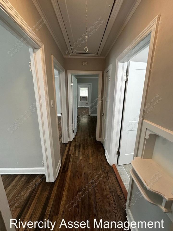 837 Freeman St - Photo 7 of 13