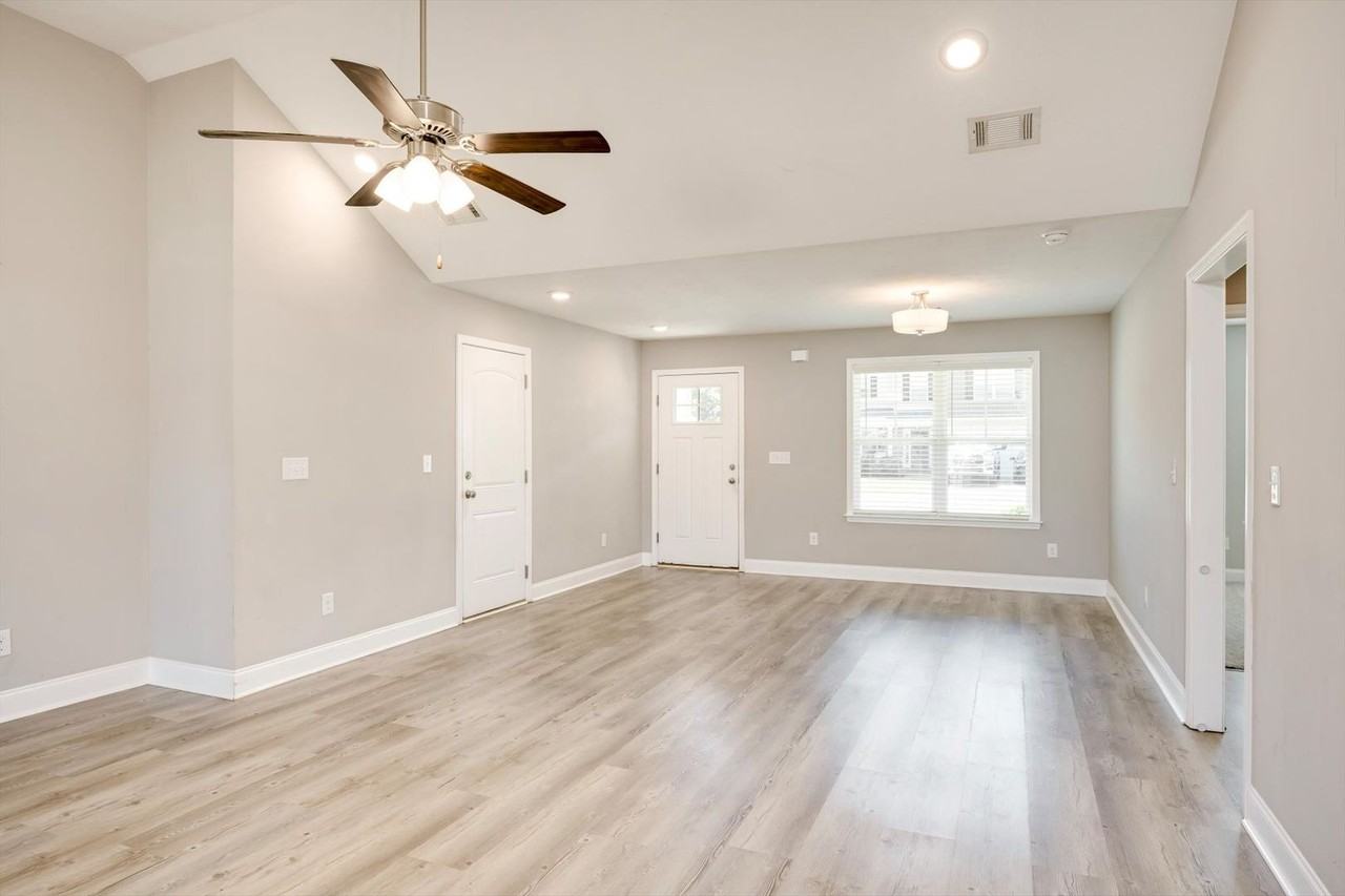 333 Wood Fall Ct #DUKE - Photo 5 of 25