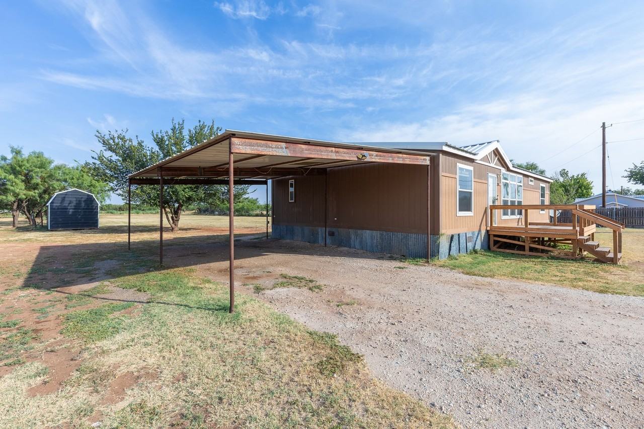 7942 Us Highway 277 S - Photo 3 of 40