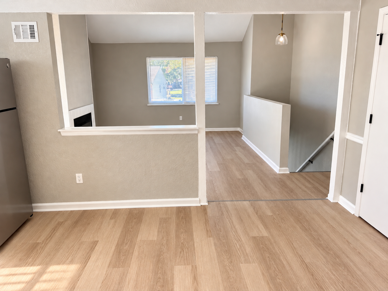 4023 Hedges Ave - Photo 3 of 48