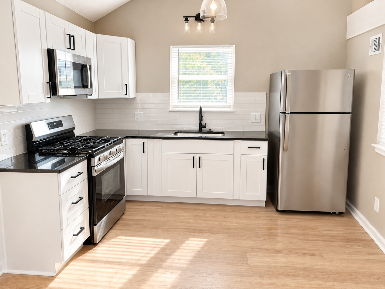 4023 Hedges Ave - Photo 7 of 48