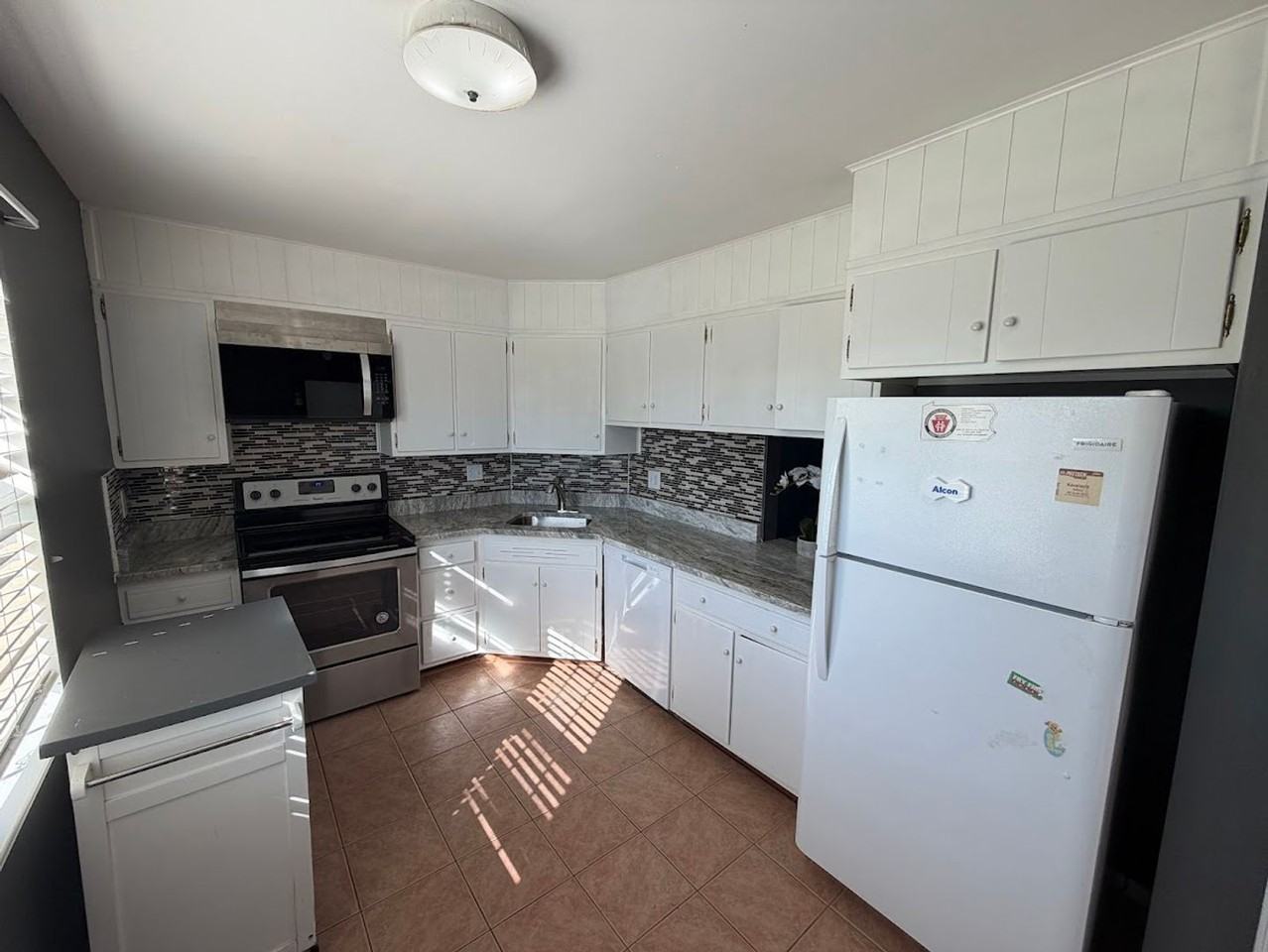 1919 Andre Ct - Photo 3 of 11