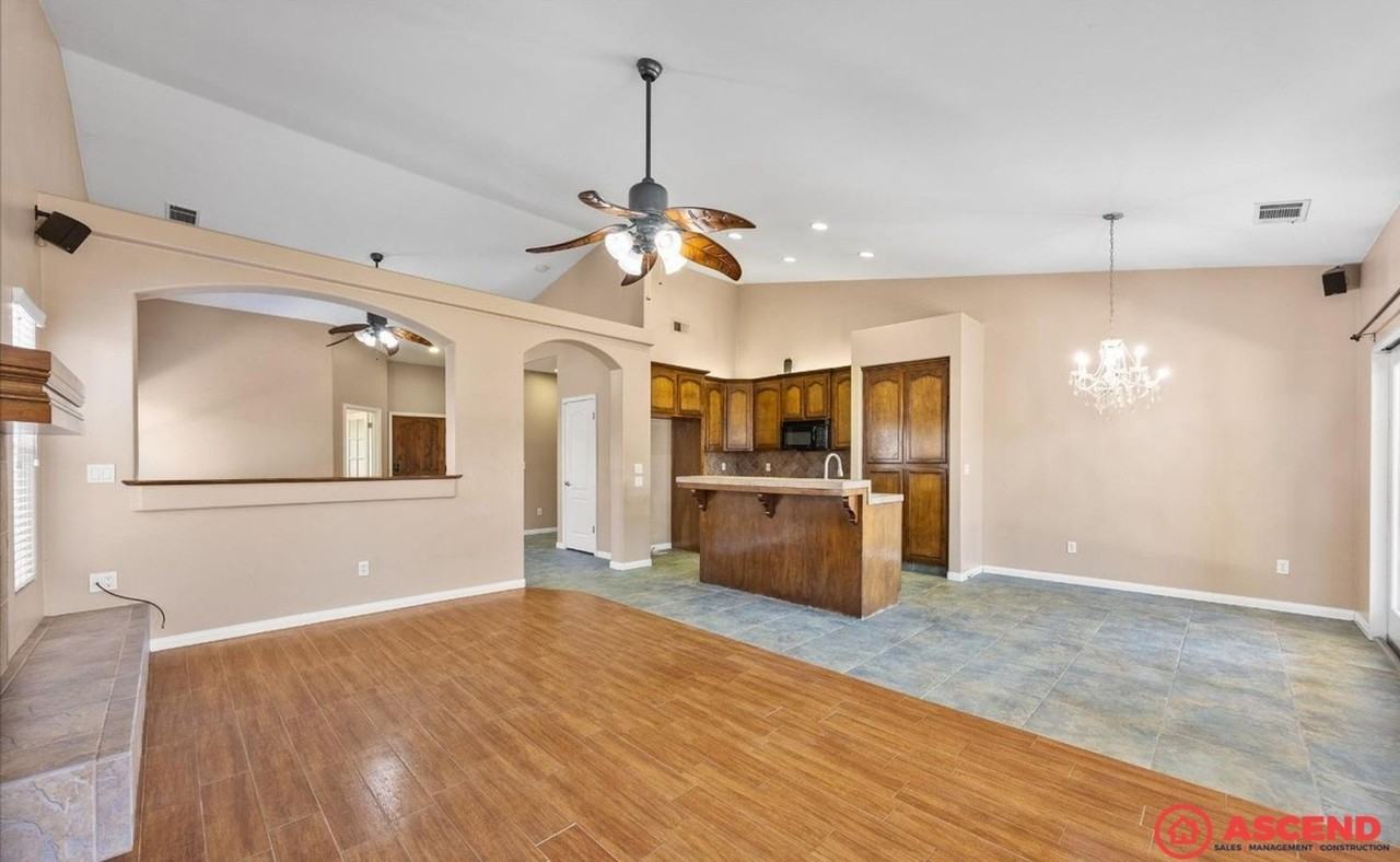 3811 Europa Ln - Photo 7 of 31