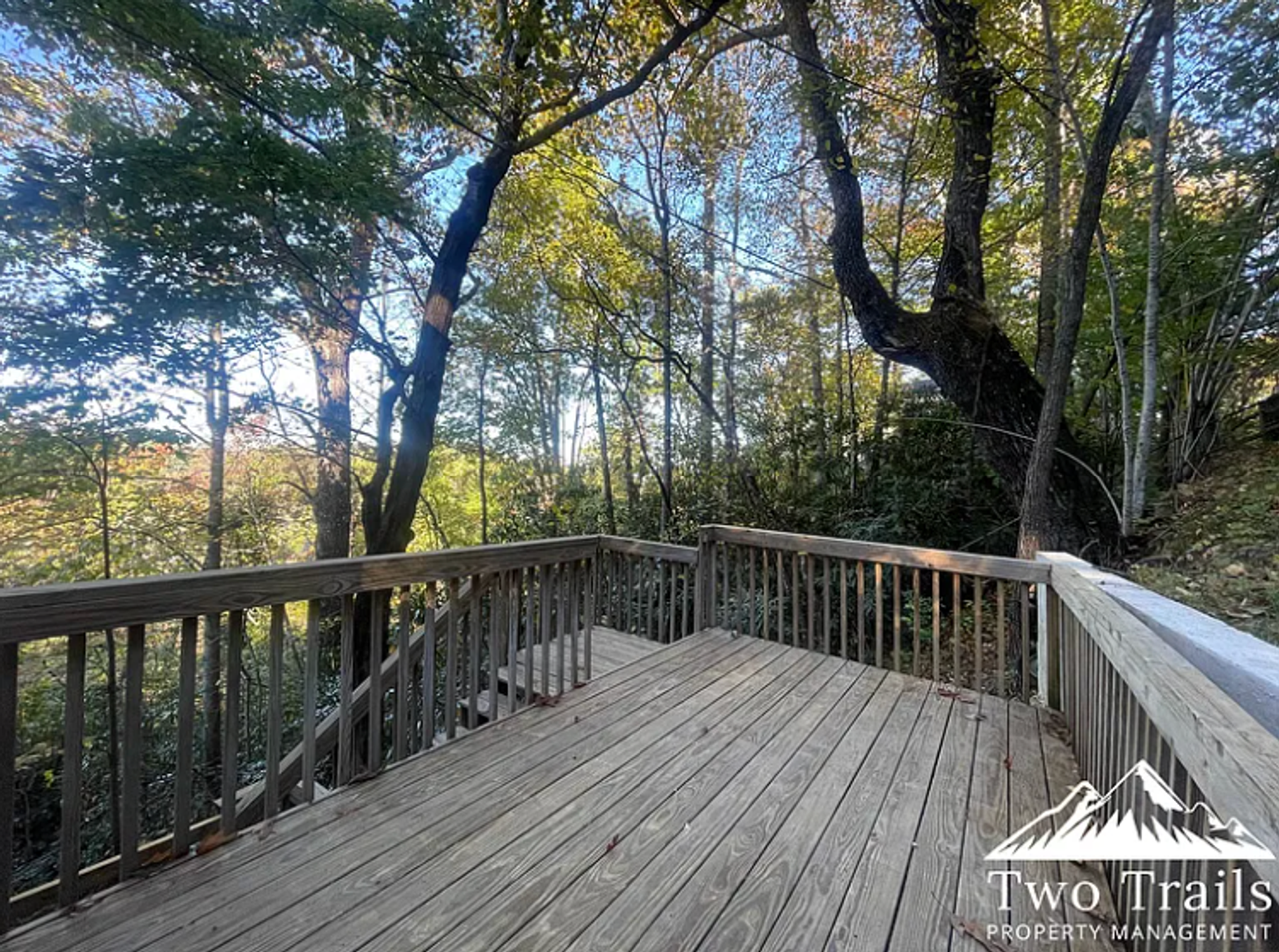 2080 Azalea Ridge Rd - Photo 2 of 15
