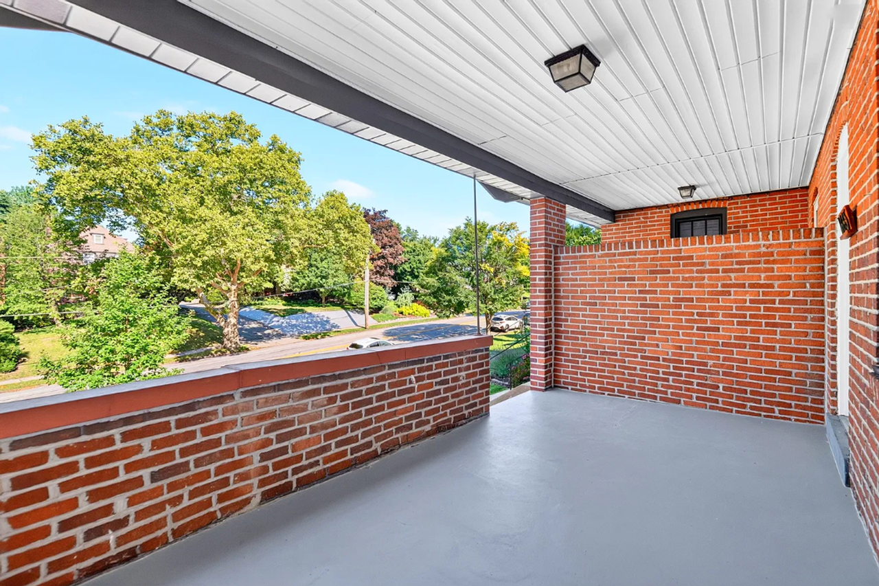 1665 Beechwood Blvd - Photo 4 of 37