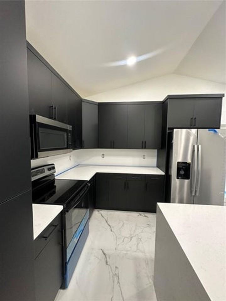 705 47th St - Photo 2 of 20
