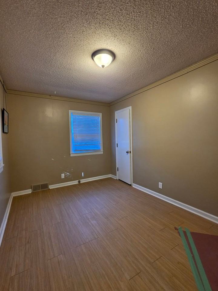 708 Ninde St - Photo 5 of 28
