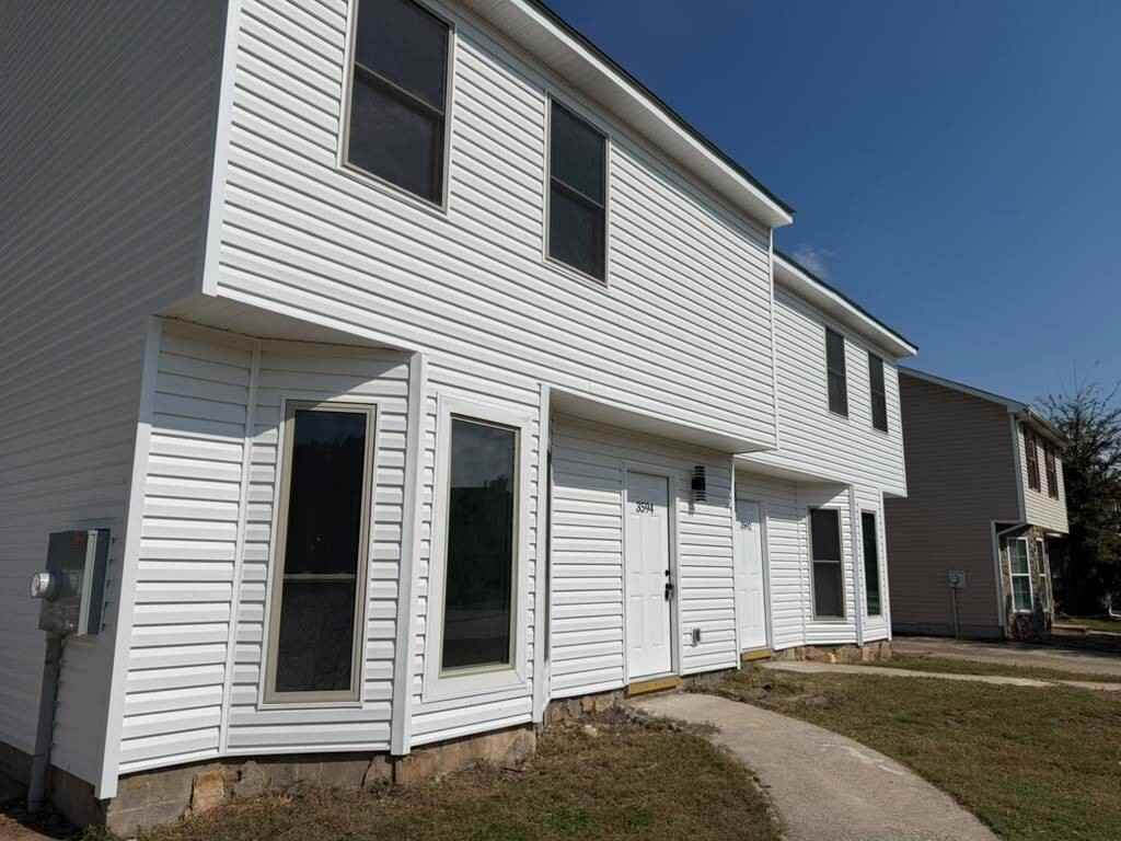 3592 North Hopkins Court - Photo 5 of 25