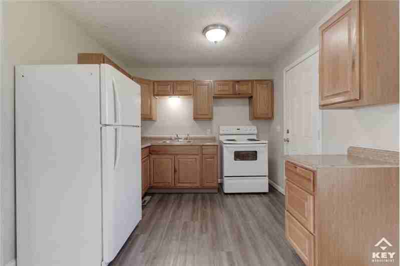 3020 W May St - Photo 6 of 27