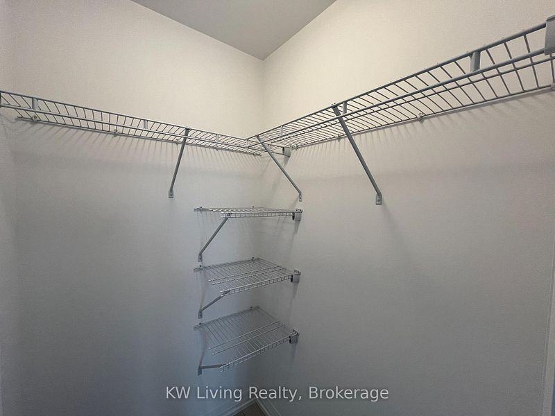 400 King St W - Photo 4 of 12