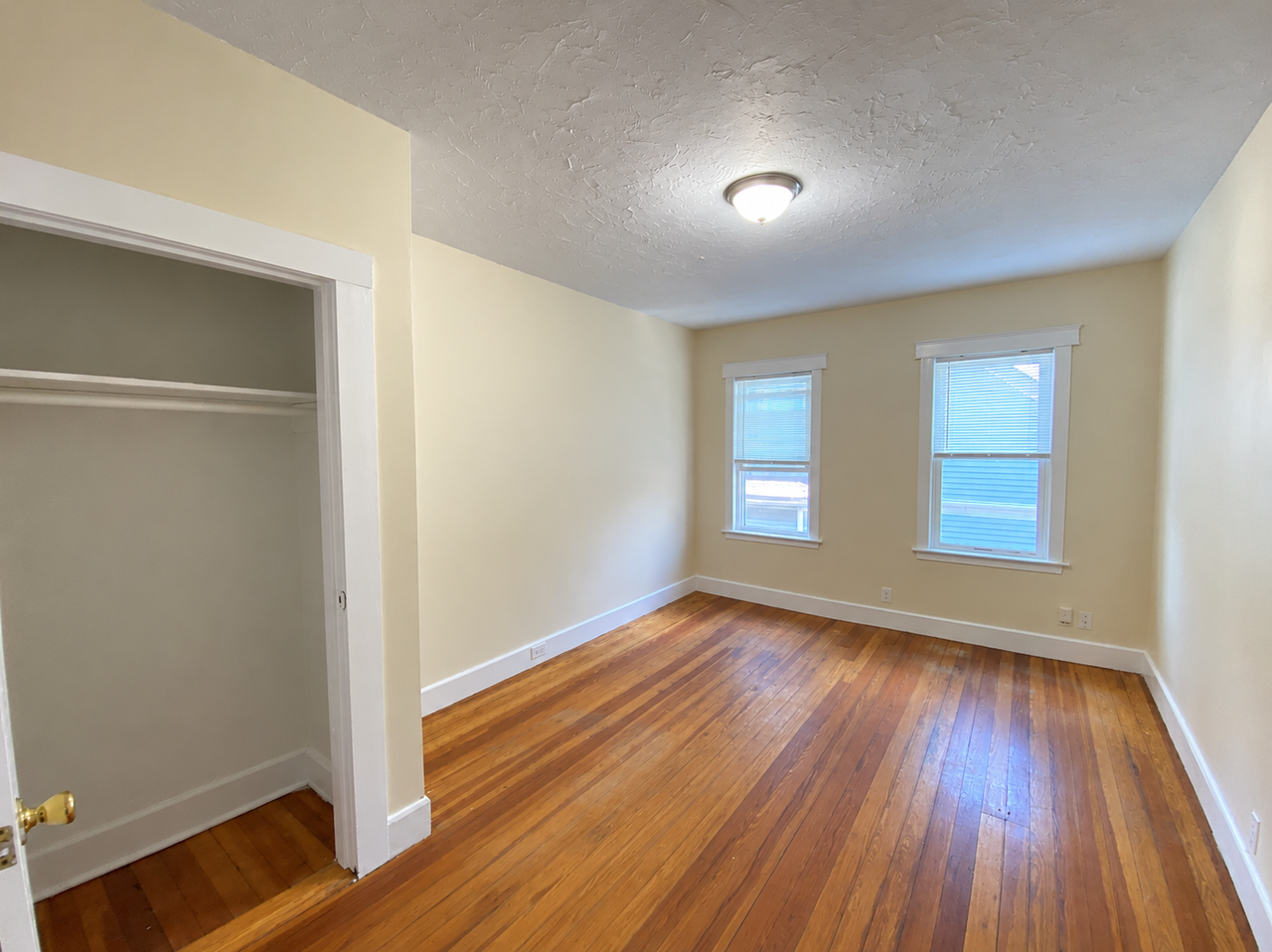 396 Centre St #396-2 - Photo 3 of 6