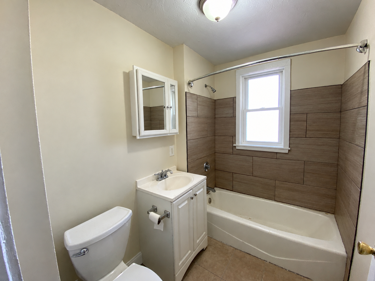 396 Centre St #396-2 - Photo 5 of 6