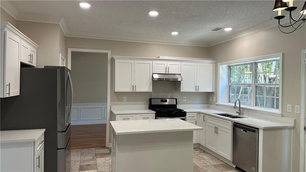 7235 Treyburn Dr - Photo 3 of 23