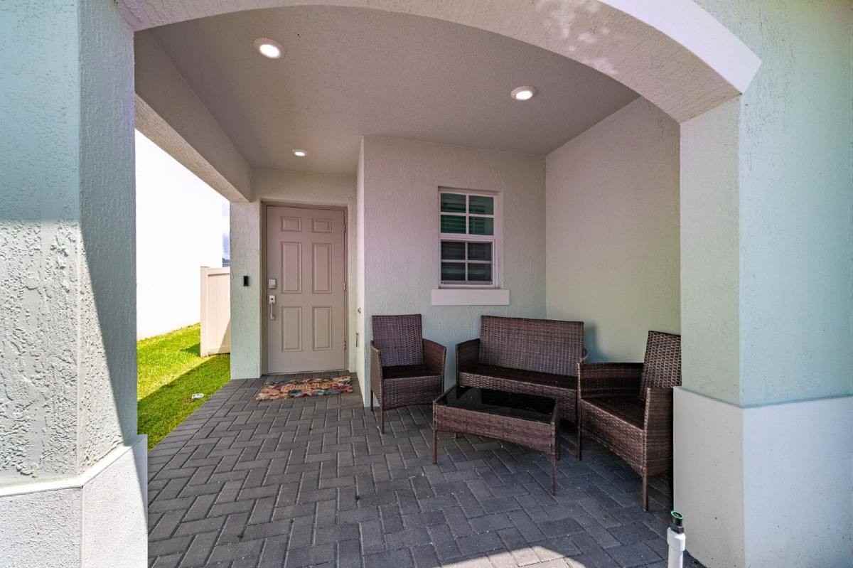 1328 Colebrook Cir Sw - Photo 4 of 20