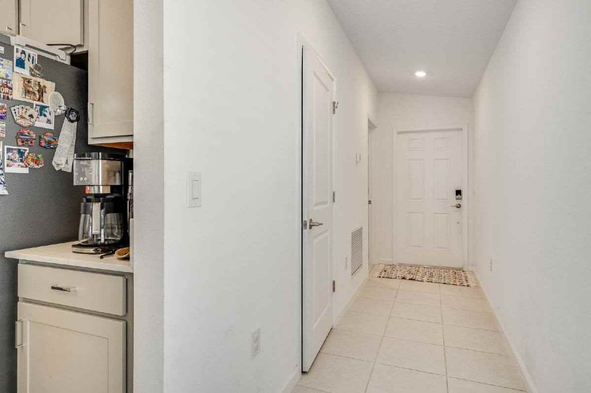 1328 Colebrook Cir Sw - Photo 5 of 20