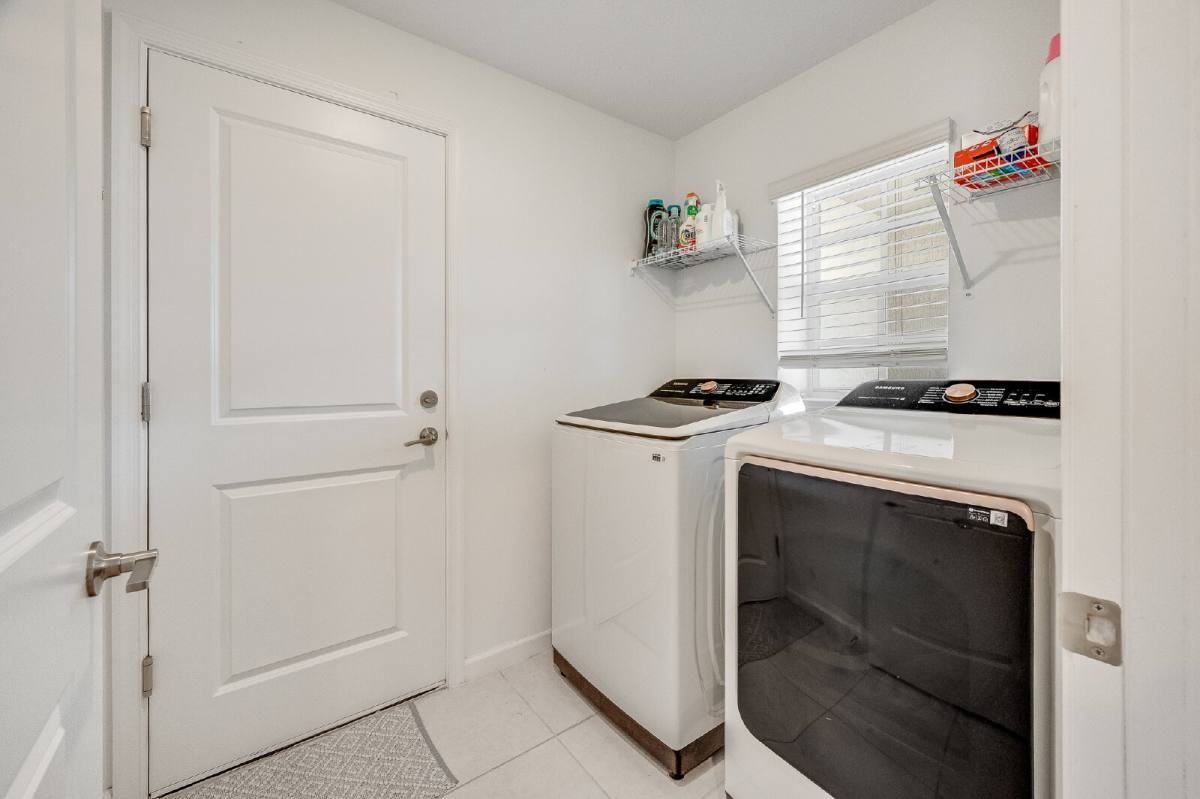 1328 Colebrook Cir Sw - Photo 7 of 20