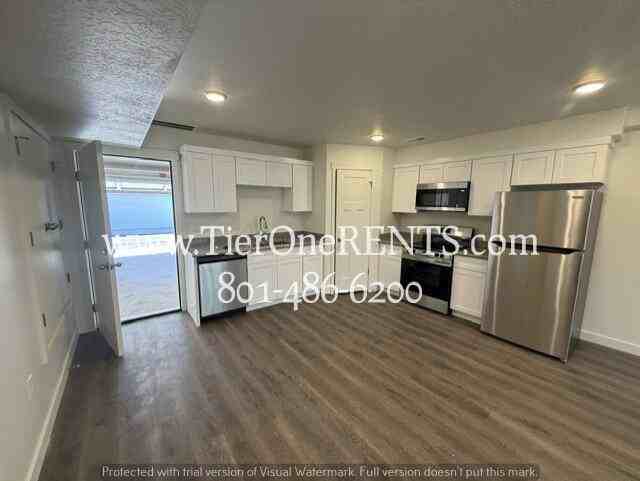 455 W 1025 S - Photo 4 of 10