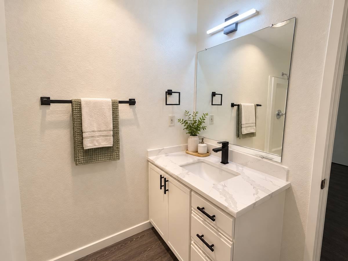 2831 Sw Dolph Ct #4 - Photo 5 of 11