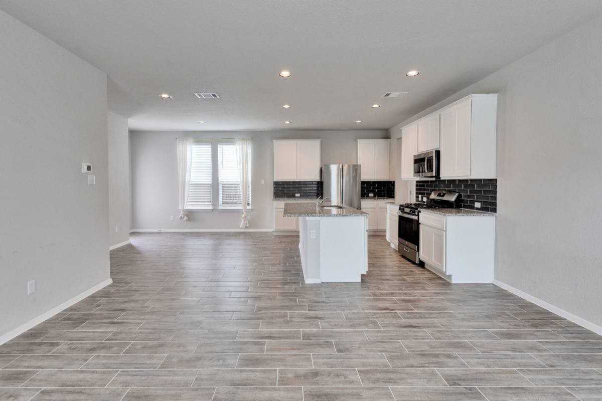 1105 Burin Dr - Photo 5 of 10